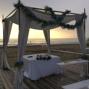 matrimonio in inverno sulla spiaggia