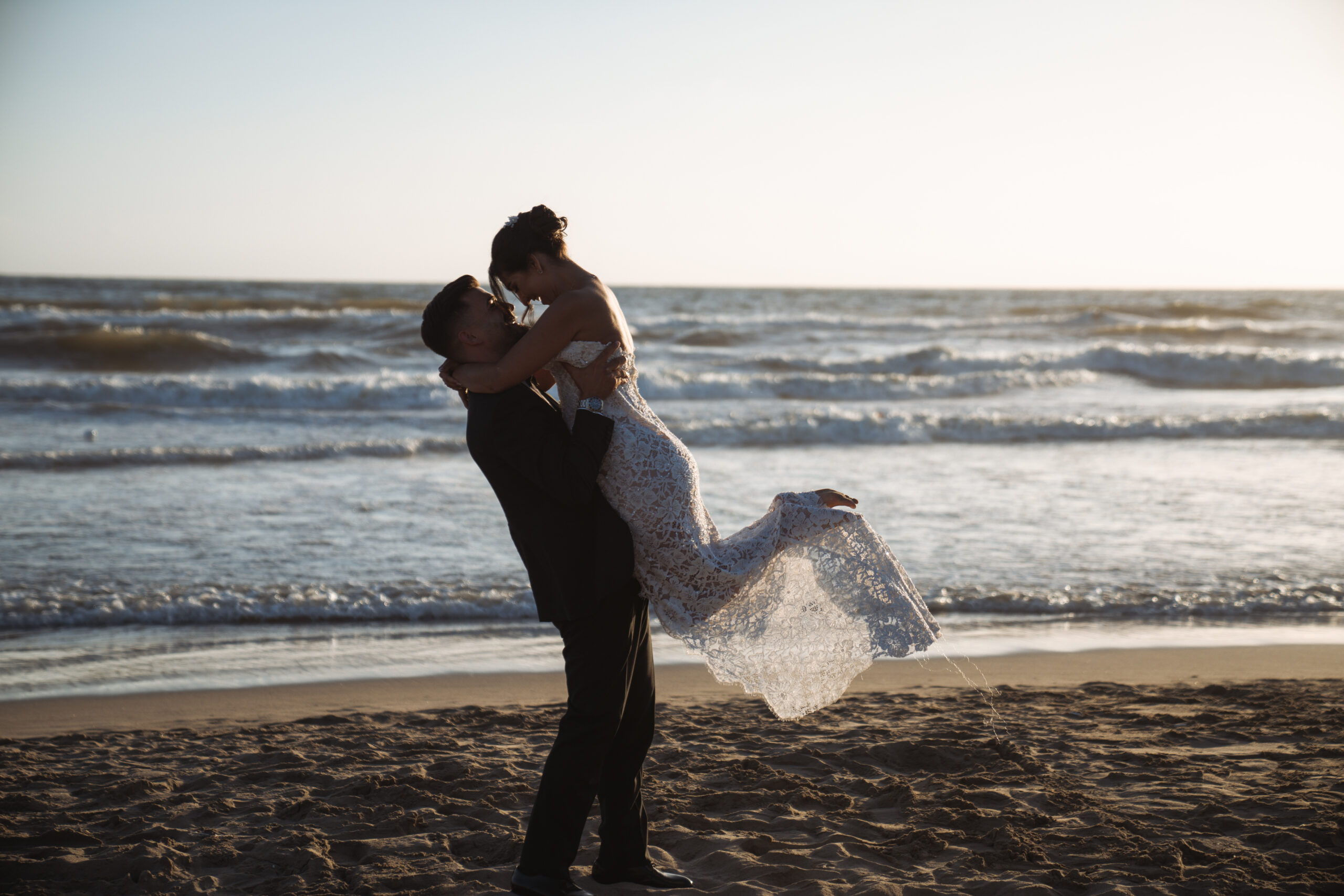 giorni fortunati per un matrimonio in spiaggia nel 2025